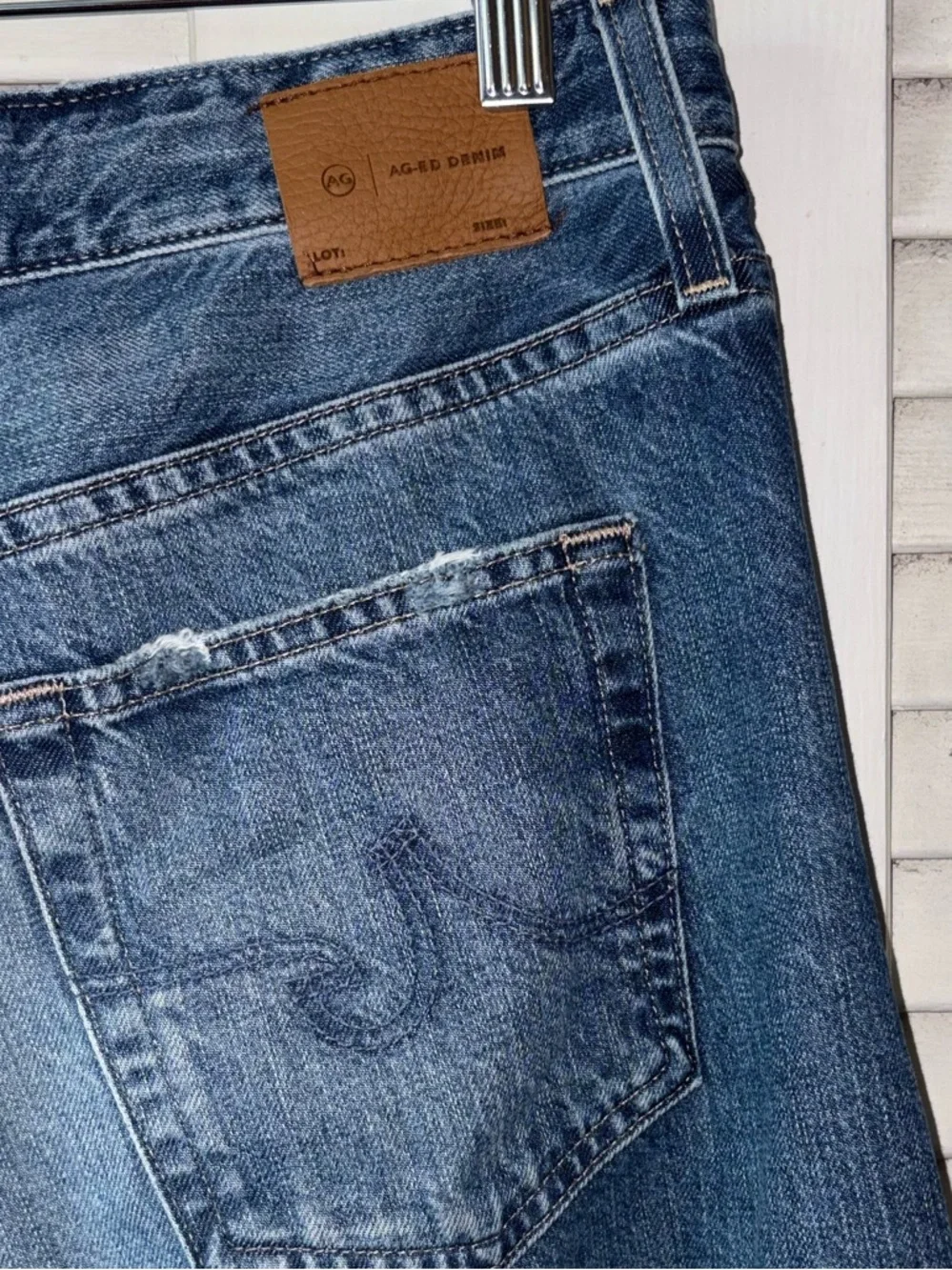 AG Rian High Rise Straight Raw Hem Jeans 29 100% Cotton Medium Wash - Picture 5 of 8